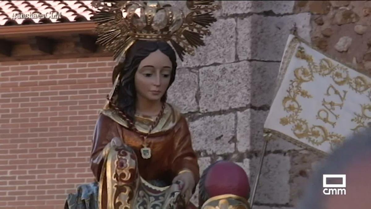 Alovera Arropa A La Virgen De La Paz En Su D A Grande Ancha Es