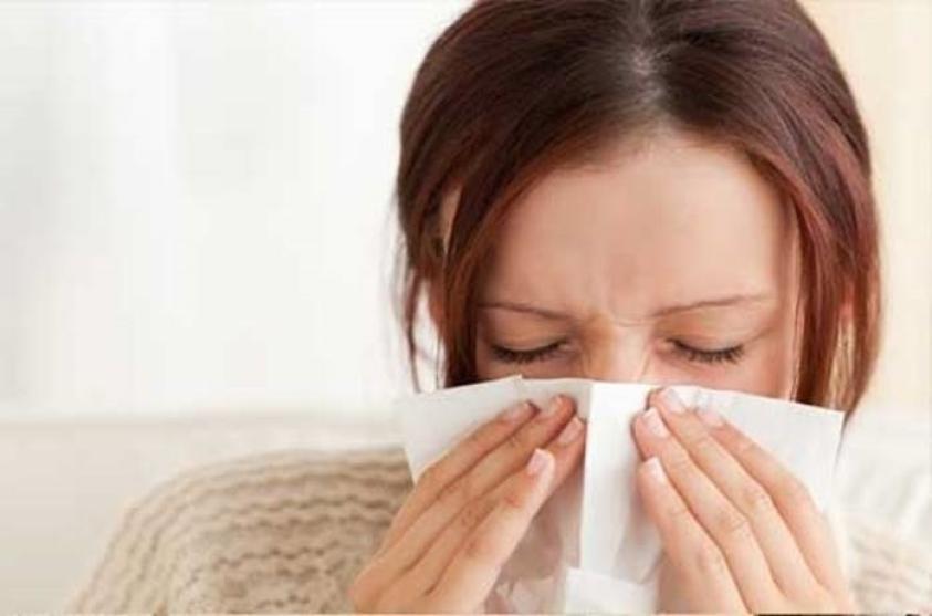 Sanidad y las comunidades aplazan dos días la decisión sobre el uso de  mascarillas por la gripe