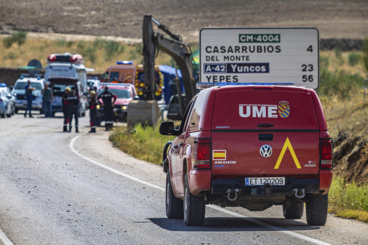 TOLEDO, 09/09/2023.- Miembros de la Unidad Militar de Emergencias (UME) participan desde las 08.30 horas de este sábado en el dispositivo de búsqueda de la mujer desaparecida en Valmojado (Toledo), cuyo coche fue arrastrado el pasado fin de semana por la Depresión Aislada en Niveles Altos (DANA). EFE/Ángeles Visdómine