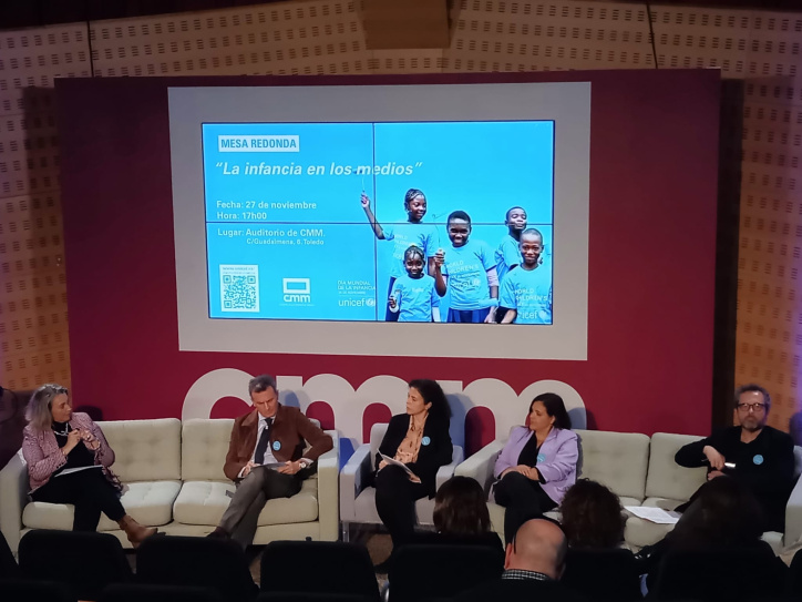 Momento de la mesa redonda "La Infancia en los Medios" organizada por UNICEF en colaboración con CMM.