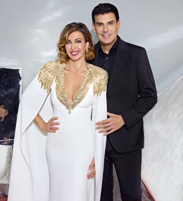 La presentadora Mariló Leal con el diseñador Alejandro de Miguel.