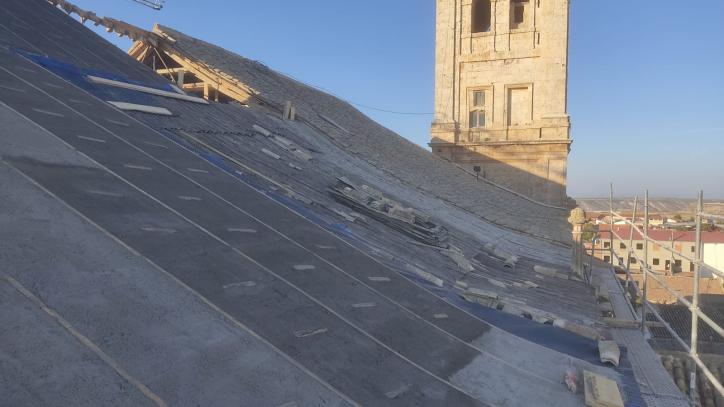 La borrasca Filomena causó grandes desperfectos en la cubierta del templo.