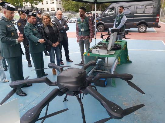 Material de la Guardia Civil para vigilar durante el ViñaRock.