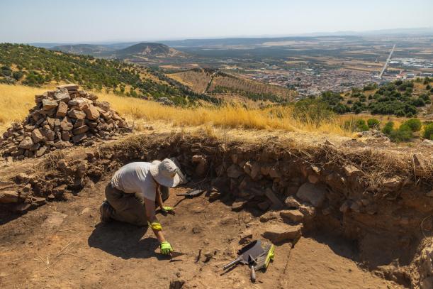 Las cuatro campañas de excavaciones que se han desarrollado en el yacimiento 'Montón de Trigo', en Los Yébenes (Toledo), han permitido revelar cómo era la vida en la zona hace 4.000 años.