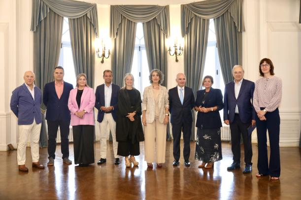 Carmen Amores, Directora General de CMM, en la foto de familia del curso de verano que FORTA ha organizado para debatir sobre los medios audiovisuales y el papel de las autonómicas.