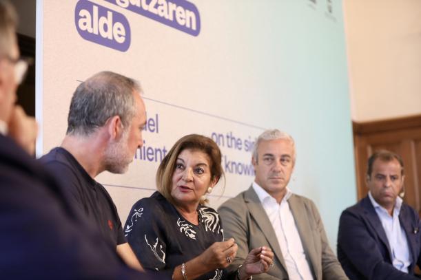 Carmen Amores en un momento de su intervención.