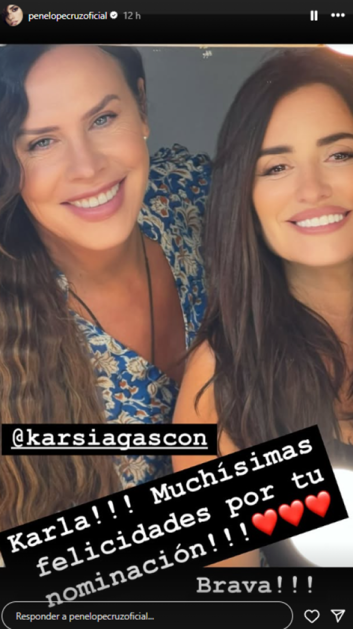 Penelope felicita a Karla Sofía Gascón