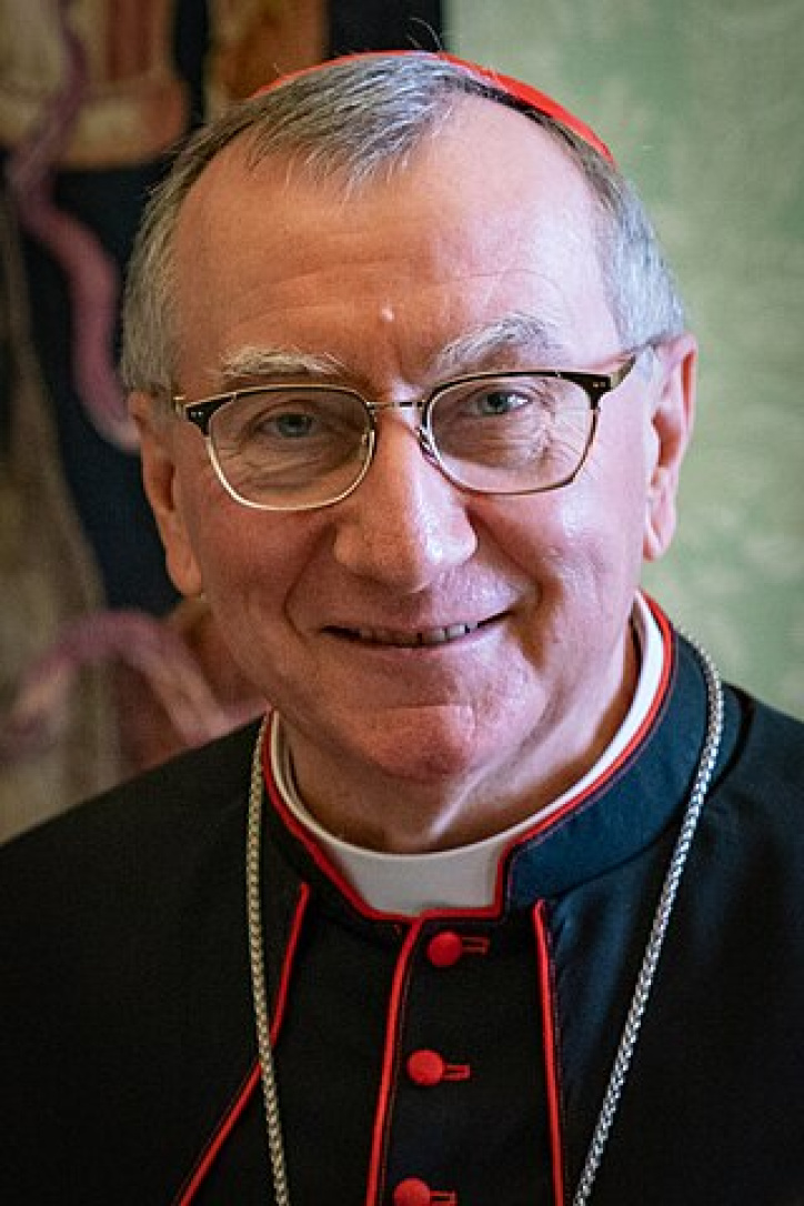 Cardenal Parolin, italiano y de 70 años de edad. Secretario de Estado del Vaticano.