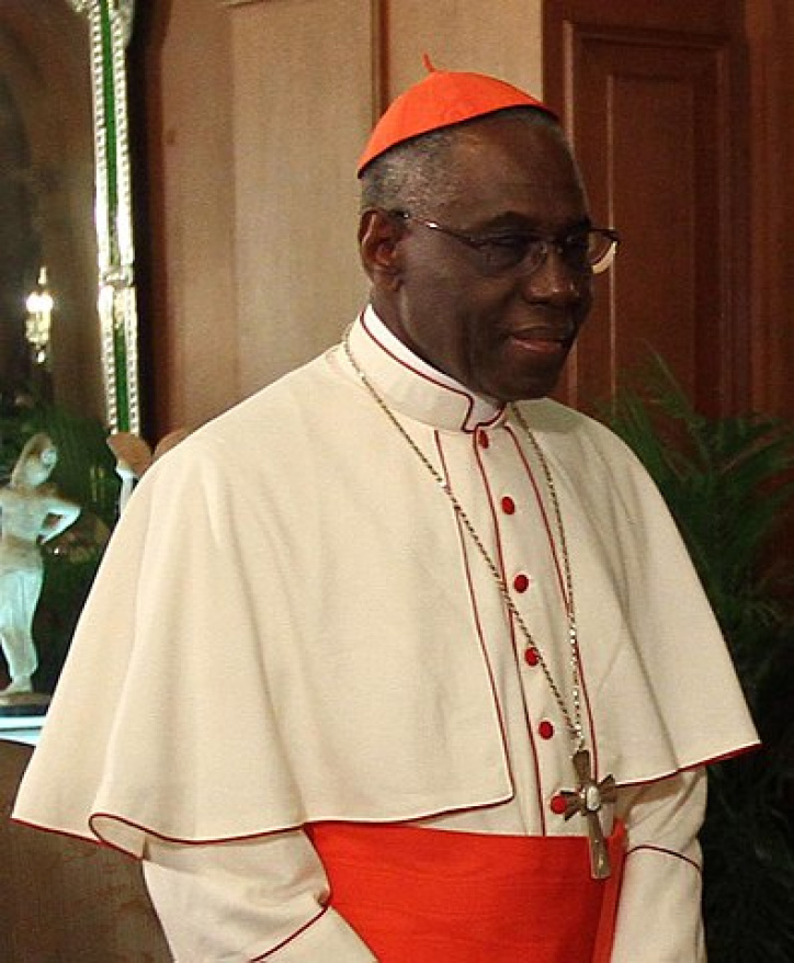 Cardenal Robert Sarah, de 79 años y de Guinea.