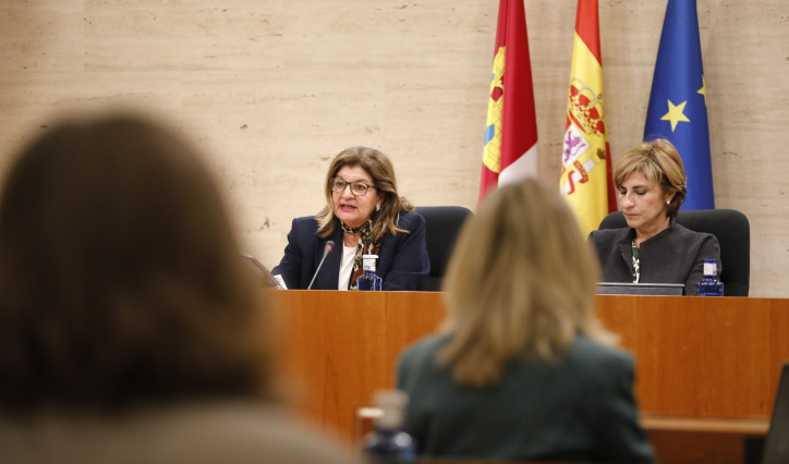 Carmen Amores en un momento de su comparecencia en las cortes de Castilla-La Mancha.