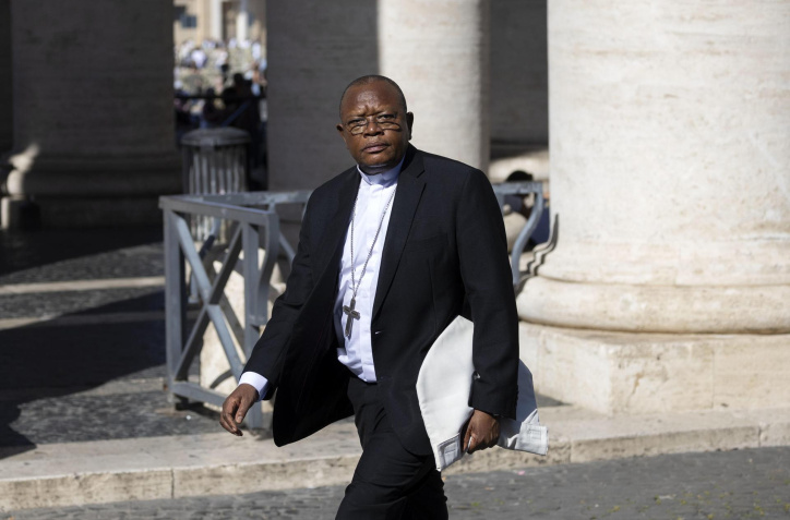 VATICAN CITY (Vatican City State (Holy See)), 30/04/2025.- Cardinal Fridolin Ambongo Besungu, the Archbishop of Kinshasa arrives in Vatican City, Vatican, 30 April 2025. The cardinals continue their deliberations during general congregations held following the death of Pope Francis, in preparation for the assembly to elect a new pope, known as the conclave. (Papa, Cardenal) EFE/EPA/MASSIMO PERCOSSI