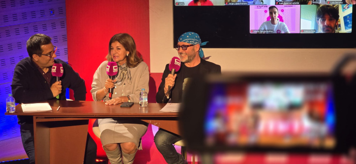 Juanma Lorente y Juan Solo han sido los anfitriones de la presentación de La Radio de los Festivales. En la foto, junto a la directora general de CMM, Carmen Amores.