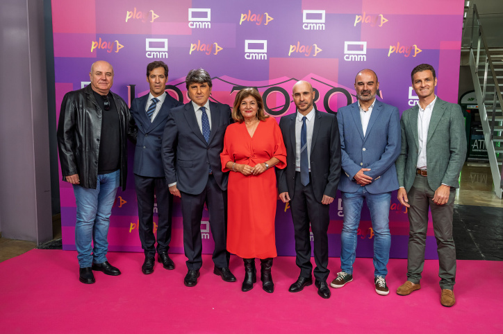 De izquierda a derecha: José Paton, César Jiménez, José Miguel Martín de Blas, Carmen Amores, Óscar Aranda, José María Vivas y Raúl Martín Burgos