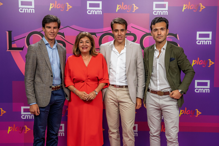 Jóvenes toreros: Alejandro Peñaranda y Cristian Pérez con Carmen Amores