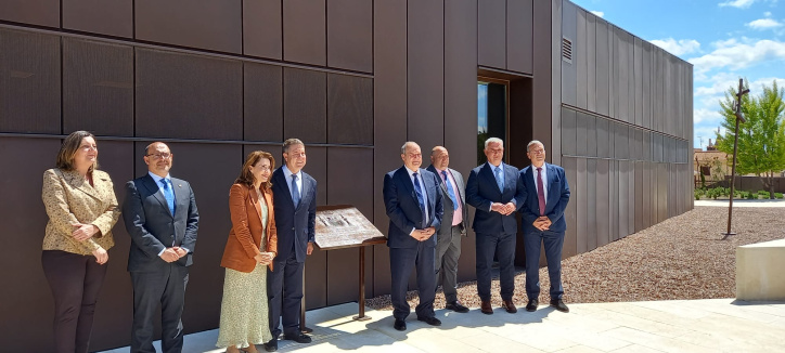 Autoridades que han asistido a la inauguración del Parador de Molina de Aragón
