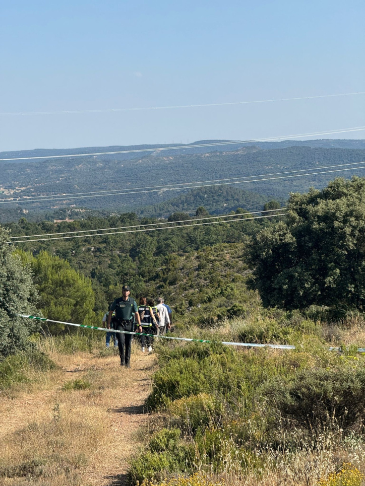 Los agentes en el paraje donde ha aparecido el cadáver de una mujer en Ruguilla, Guadalajara