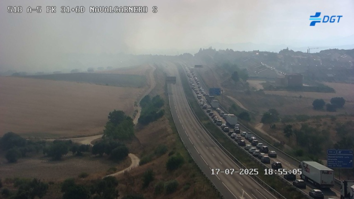 Atasco en Navalcarnero por el incendio de Méntrida (Toledo)