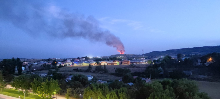 Imagen del incendio en un vertedero de Cuenca