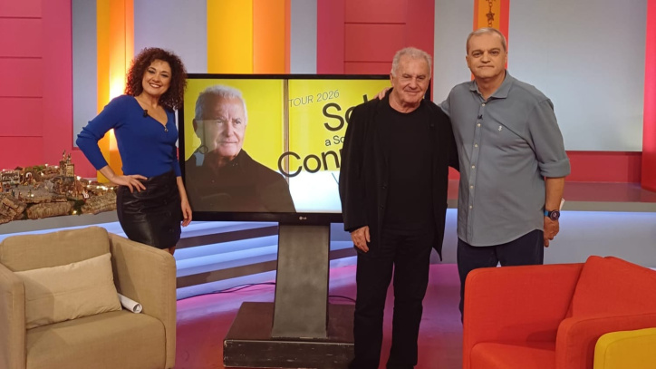 Víctor Manuel junto a Ramón García y Aurora González en su visita a 'En Compañía'