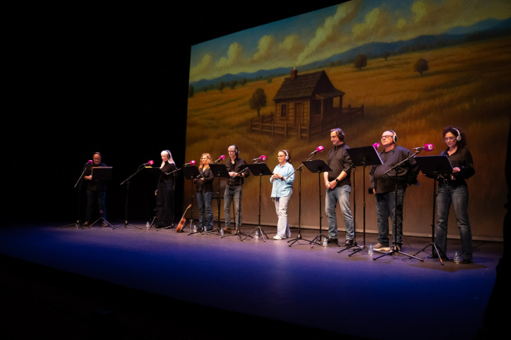 El elenco de 'El Mago de la Hoz' durante la grabación en directo en el Teatro de Rojas