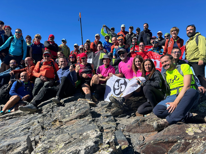 El equipo de 'CLM Me Gusta' junto a los miembros de Castilla-La Mancha Sin Techos