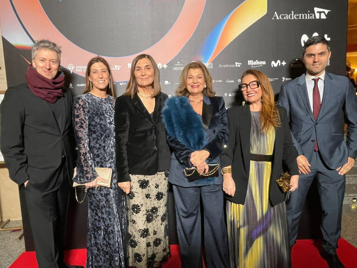 Equipo de CMM que asistió junto a En Compañía a la gala de los Premios Iris