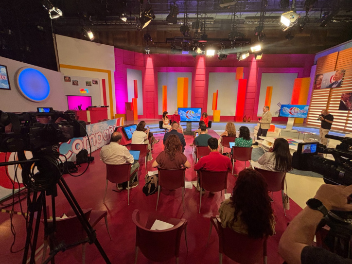 Un momento de la rueda de prensa oficial por los 10 años de En Compañía en CMM