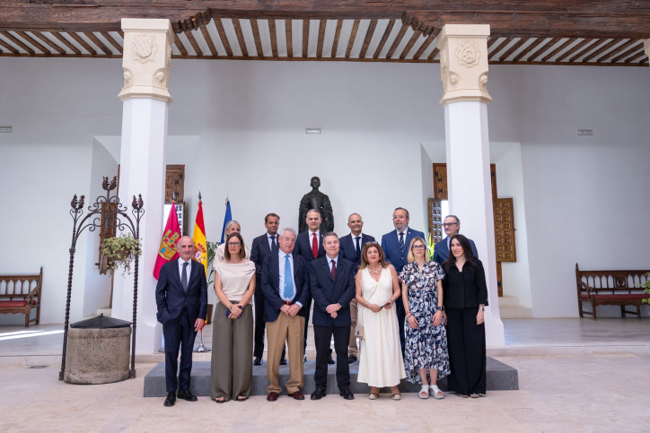 El presidente de Castilla-La Mancha, Emiliano García-Page, recibe a la Junta General de FORTA