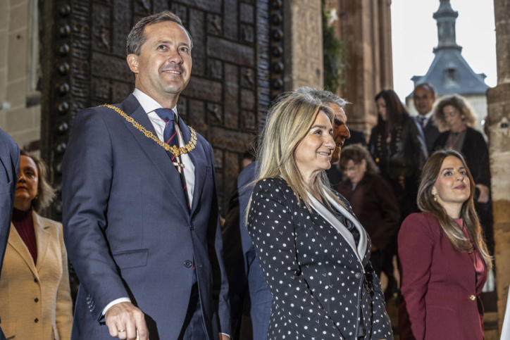 Asisten el alcalde de la ciudad Carlos Velázquez y la ministra de Cultura, Milagros Tolón.
