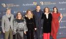 El concurso "Atrápame si puedes" ha sido premiado como Mejor Programa Autonómico. En la foto Frank Blanco junto a la Directora General, Carmen Amores; la Directora de Contenidos y Programación, Edelmira Rodríguez; la Jefa de Programas, Idoia Bilbao, y Lucía Garcés e Ignacio Garoz, del departameno de programas de CMM.