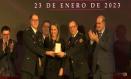 Milagros Tolón, alcaldesa de Toledo entrega la Medalla de Oro a la Policía Nacional