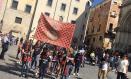 Desfile de peñas infantiles en Cuenca.