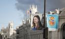 MADRID, 30/10/2023.- Detalle de unas banderas con la imagen de la Princesa Leonor y el escudo de armas de la princesa de Asturias, instalados en una farola de la capital con motivo del acto de Jura de la Constitución de la Princesa Leonor que tendrá lugar mañana. EFE/ Aitor Martin