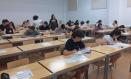 Alumnos en el examen extraordinario de la EvAU.