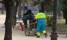 (Foto de ARCHIVO)
Un trabajador municipal de mantenimiento urbano del Ayuntamiento de Cádiz.

ROCÍO RUZ/EUROPA PRESS
17/5/2024