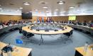 (Foto de ARCHIVO)
La consejera de Economía, Hacienda y Fondos Europeos y portavoz de la Junta de Andalucía, Carolina España, asiste a la reunión del Pleno del Consejo Interterritorial de Internacionalización convocada por el ministro de Economía, Comercio y Empresa, Carlos Cuerpo, para abordar los efectos de los aranceles de EEUU. A 10 de abril de 2025, en Madrid (España).La consejera de Economía, Hacienda y Fondos Europeos y portavoz del Gobierno andaluz, Carolina España (PP-A), ha reiterado el ánimo de "colaboración total" de la Junta de Andalucía con el Gobierno central ante la "incertidumbre" que persiste por los aranceles anunciados por el presidente de Estados Unidos, Donald Trump, una cuestión que "desde luego no se ha solucionado", aunque sí "se ha aliviado algo" tras la decisión del mandatario norteamericano, conocida en las últimas horas, de suspender durante 90 días la aplicación de dichos aranceles a la mayoría de los países.

Gustavo Valiente / Europa Press
10/4/2025