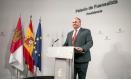 El consejero de Agricultura, Ganadería y Desarrollo Rural, Julián Martínez Lizán, informa de los asuntos relacionados con su departamento