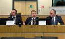 Emiliano García-Page, junto al consejero de Agricultura, Ganadería y Desarrollo Rural, Julián Martínez Lizán en una anterior reunión en Bruselas.

REMITIDA / HANDOUT por JCCM
Fotografía remitida a medios de comunicación exclusivamente para ilustrar la noticia a la que hace referencia la imagen, y citando la procedencia de la imagen en la firma
05/3/2026