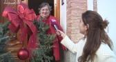 Los vecinos se unen para decorar su calle de Navidad