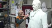 Últimos retoques de Antonio López a la escultura de Goya