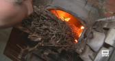 Elaboran tortas de manteca en un horno casi único en España