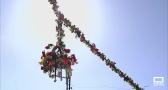 Los vecinos de Camuñas preparan sus calles para procesión del Corpus
