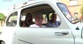 Pedrín lleva más de 50 años con su histórico Seat 600