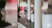 Roban una joyería de un centro comercial del sur de Madrid a la que accedieron circulando en coche por los pasillos