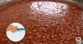 Villacañas despide sus fiestas cocinando magro con tomate