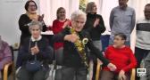 Aurelia celebra su 100 cumpleaños bailando
