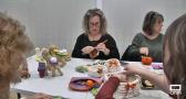 Pacientes con cáncer de Cuenca se reúnen para hacer crochet