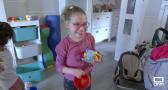 Pasamos un díla con Angela, una niña con síndrome de Angelman