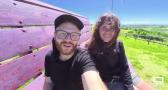 Lo deja todo para recorrer Italia a pie junto a su pareja