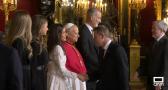 García-Page asiste a la ceremonia oficial de bienvenida al Pontífice en el Palacio Real
